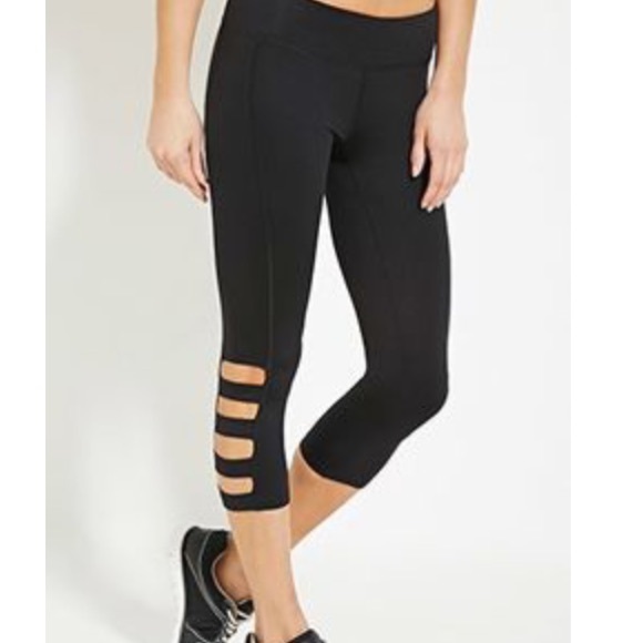 Vogo Athletic Pants - Ladder Cut Out Mid Rise Athletic Capri Leggings